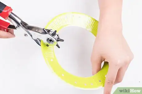 Image titled Make a Paper Dreamcatcher Step 2