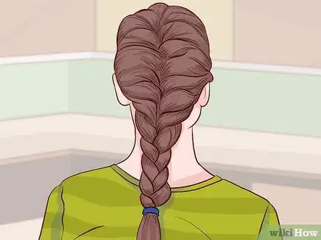 Image titled Wear Your Hair when You Ski Step 1