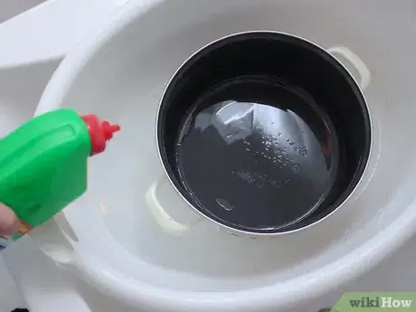 Image titled Clean a Dutch Oven Step 9