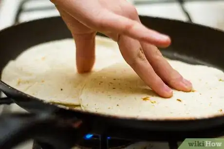 Image titled Make Chicken Enchiladas Without the Oily Tortillas Step 6