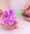 Make Pipe Cleaner Flowers