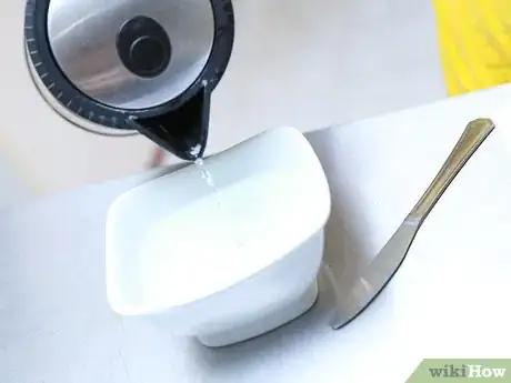 Image titled Remove Cheesecake from a Springform Pan Step 2