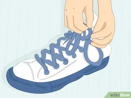 Image titled Teach Your Kids to Tie Their Shoes Step 5