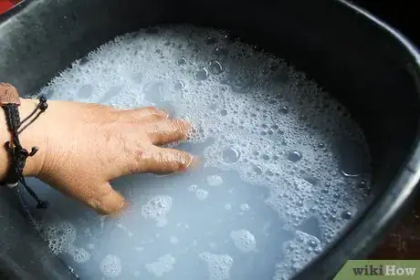 Image titled Clean a Golf Club Step 1