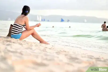 Image titled Meet a Girl at the Beach Step 2