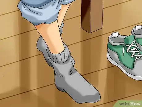 Image titled Select Winter Workout Clothes Step 8