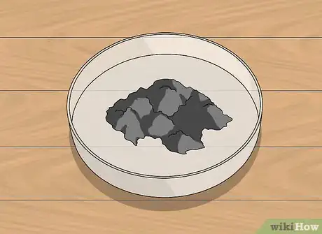 Image titled Make Gel Eyeliner Step 4