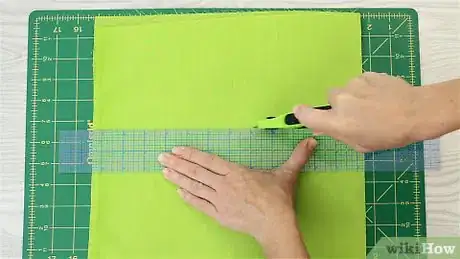 Image titled Sew an Insulated Lunch Box Step 15