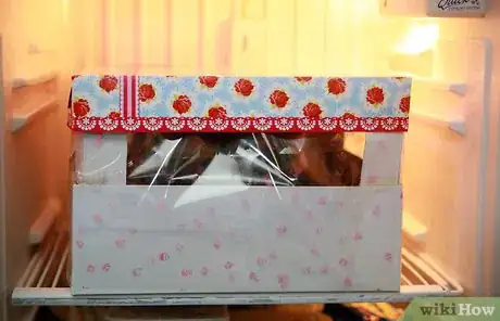 Image titled Store a Fondant Cake Step 2