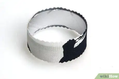 Image titled Make Bracelets from a Pringles Can Step 17