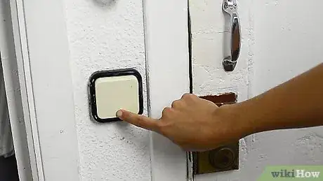 Image titled Clean a Glass Lamp Step 1