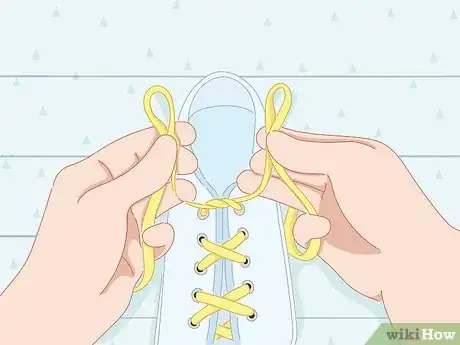 Image titled Teach Your Kids to Tie Their Shoes Step 14