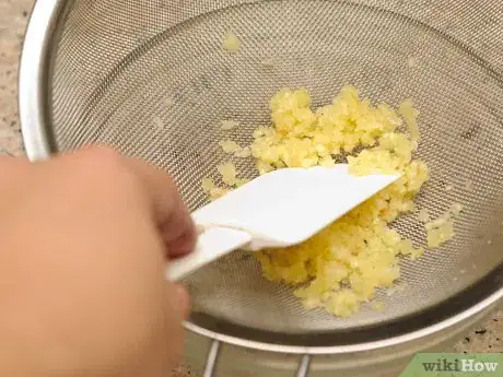 Image titled Make Garlic Juice Step 14
