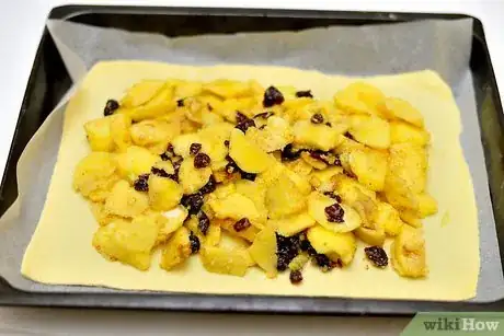 Image titled Make Apple Cranberry Slab Pie Step 12