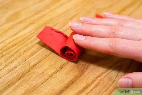 Image titled Make Roses out of Fondant Step 4