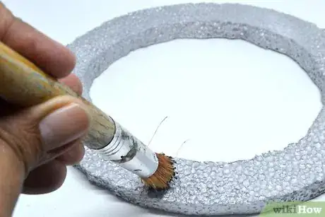 Image titled Make a Pom‐Pom Ball Wreath Step 8