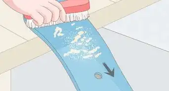 Remove Old Wax from a Snowboard