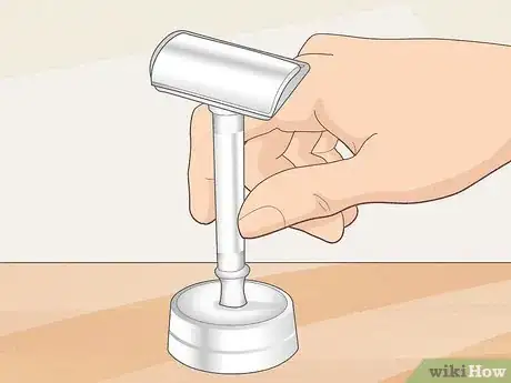 Image titled Dry a Safety Razor Step 7