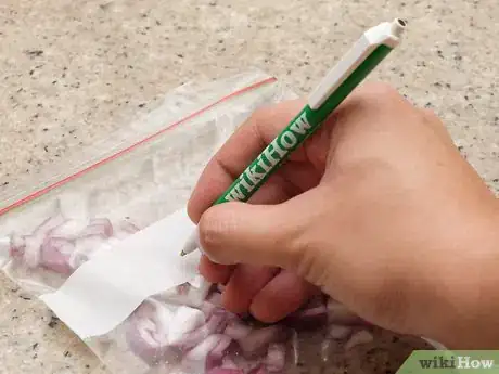 Image titled Store a Cut Onion Step 11