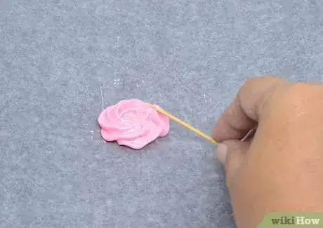 Image titled Make Icing Flowers Step 4