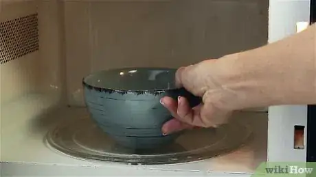 Image titled Do an Ombre Effect with Frosting Step 4