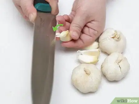 Image titled Make Garlic Paste Step 1