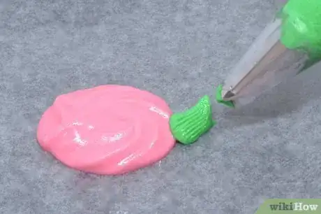 Image titled Make Icing Flowers Step 7