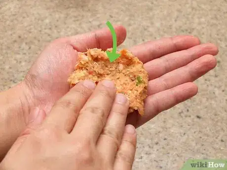 Image titled Make Salmon Cakes Step 4
