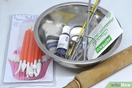 Image titled Make Sugar Paste Penguins Step 2