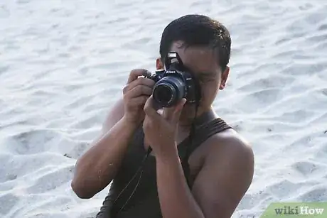 Image titled Take a Family Portrait at the Beach Step 5