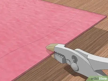 Image titled Cut Glass for Crafts Step 6