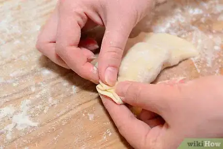 Image titled Make Guo Tie (Potstickers) Step 18