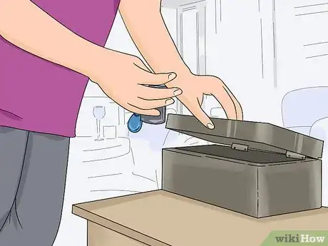 Image titled Protect Keyless Car Fobs Step 4