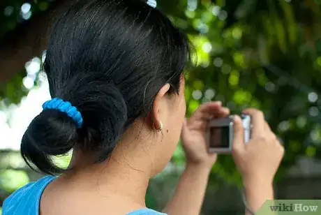 Image titled See the Screen of a Digital Camera when the Sunlight Makes a Glare Step 3