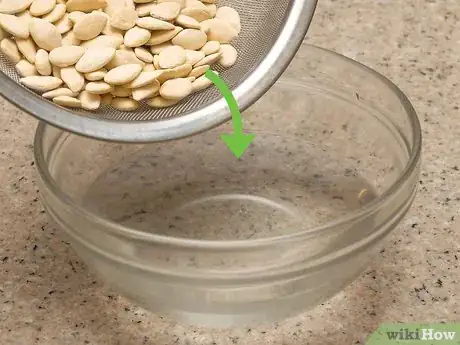 Image titled Make Pumpkin Seeds Step 3