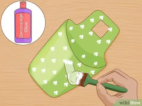 Image titled Turn a Plastic Bottle Into a Phone Charging Station Step 15