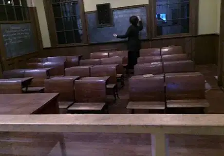 Image titled 1920 Schoolroom NYSM