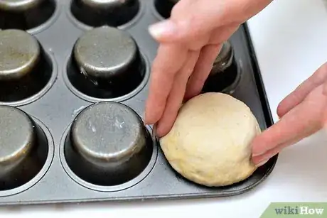 Image titled Make Biscuit Bowls Step 6