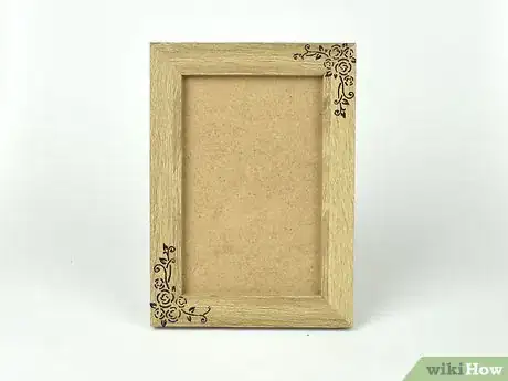 Image titled Decorate Picture Frames Step 16
