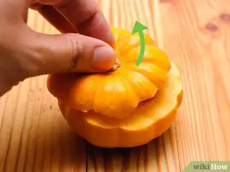 Image titled Make Pumpkin Seeds Step 1