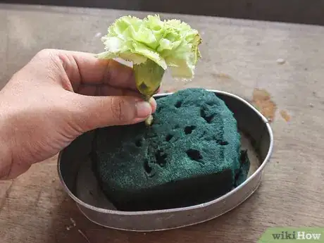 Image titled Make a Flower Wreath Step 10