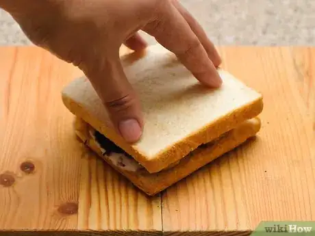 Image titled Make a Day After Thanksgiving Turkey Sandwich Step 11