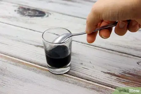 Image titled Make a B 52 Layered Shot Step 2