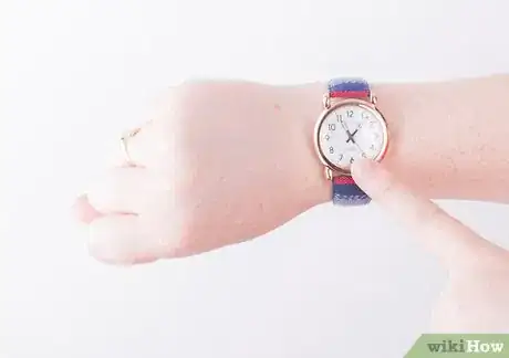 Image titled Temporarily Dye Hair With Food Dye Step 10