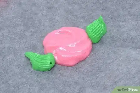 Image titled Make Icing Flowers Step 8