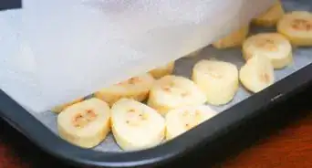Keep Sliced Bananas from Discoloring