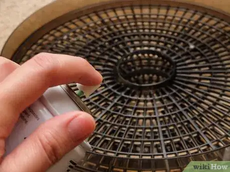 Image titled Dehydrate Bananas Step 12