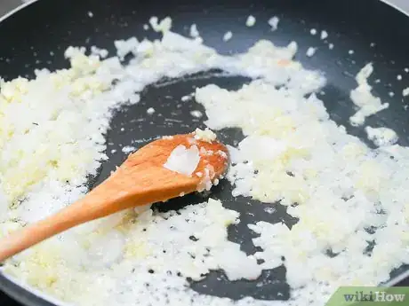 Image titled Make Cheese Pizza Step 10