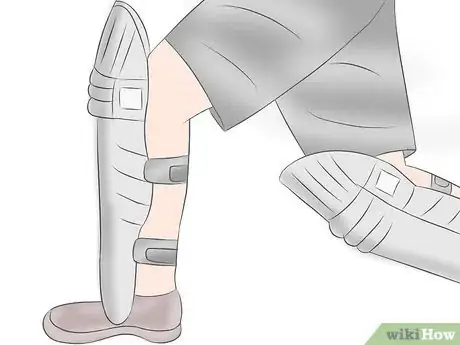 Image titled Play As a Futsal Goalkeeper Step 1