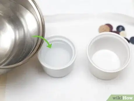 Image titled Dye Buttons Step 4